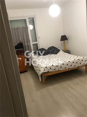 appartement à la location -   80200  PERONNE, surface 74 m2 location appartement - APR674539